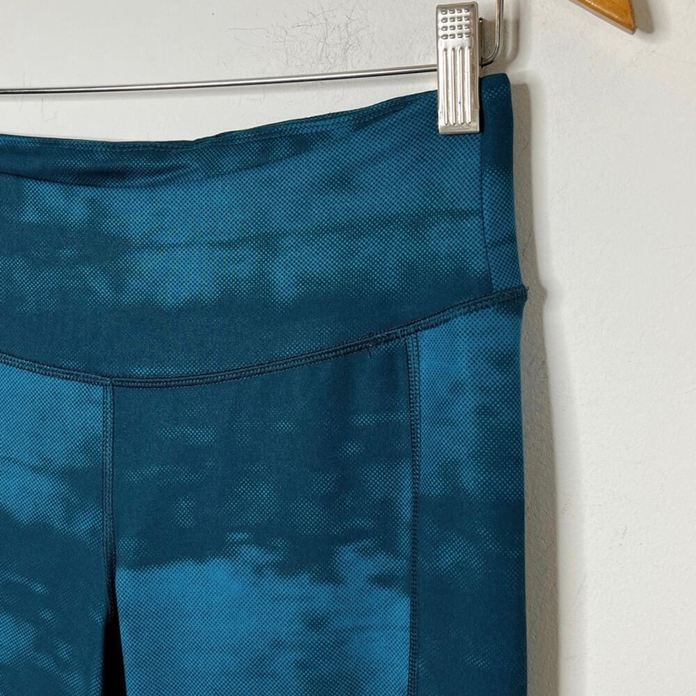 Old Navy Active Womens Athletic Capri Leggings M Tall Blue & Black Tie Dye Print - Picture 4 of 6